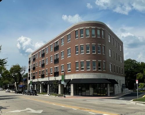405-555 Roger Williams Ave, Highland Park, IL, 60035-4814 | Card Image