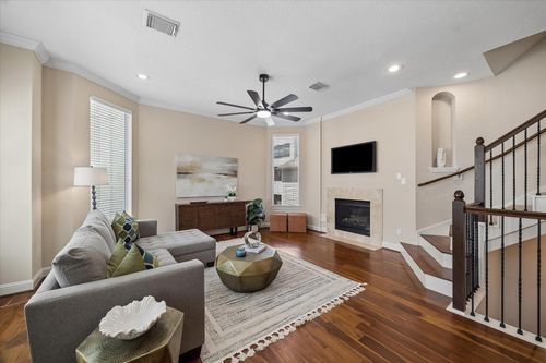 b-5610 Kiam St, Houston, TX, 77007-1172 | Card Image