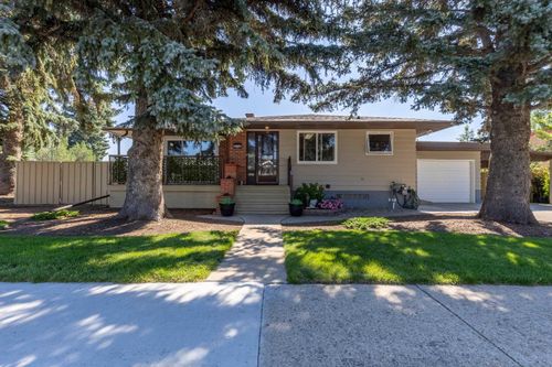 1113 24 Street S, Lethbridge, AB, T1K2L3 | Card Image