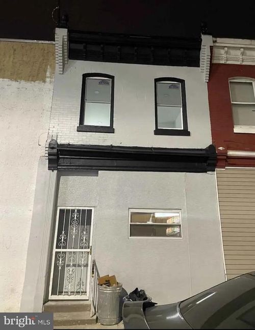 2706 N Front St, PHILADELPHIA, PA, 19133-4101 | Card Image