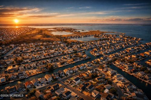 5 Shore Pine Dr, Brick, NJ, 08723-7422 | Card Image