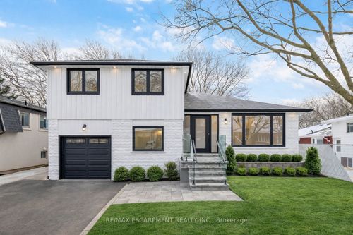 2276 Wyandotte Dr, Oakville, ON, L6L2T5 | Card Image
