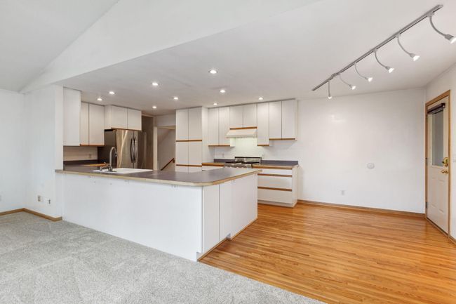 Great counterspace. | Image 17