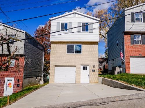 526 Magazine St, Carnegie, PA, 15106-3432 | Card Image