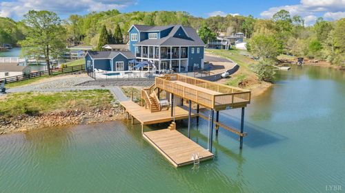 200 Sweetwater Bay Dr, Penhook, VA, 24137-2206 | Card Image