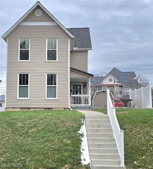 509 Van Horn Ave, Zanesville, OH, 43701-2562 | Card Image