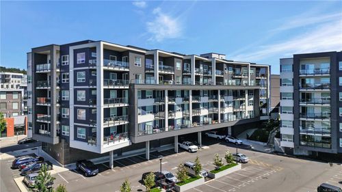 301-947 Whirlaway Cres, Langford, BC, V9B6Z9 | Card Image