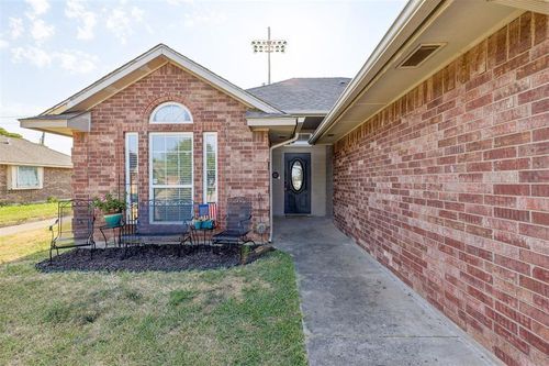 15900 Vicki Dr, Oklahoma City, OK, 73170-7638 | Card Image