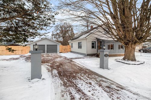 180 N Pasadena St, Ypsilanti, MI, 48198-4226 | Card Image