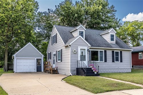 5 S 11th St, Black River Falls, WI, 54615-1516 | Card Image