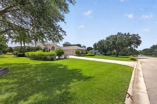 8055 Woodsmuir Dr, Palm Beach Gardens, FL, 33412-1625 | Card Image