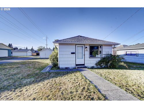 105 Redpath St, Kelso, WA, 98626-3716 | Card Image