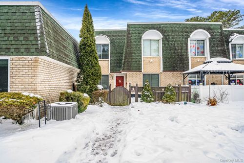 615-615 Blue Ridge Dr, Medford, NY, 11763-1218 | Card Image