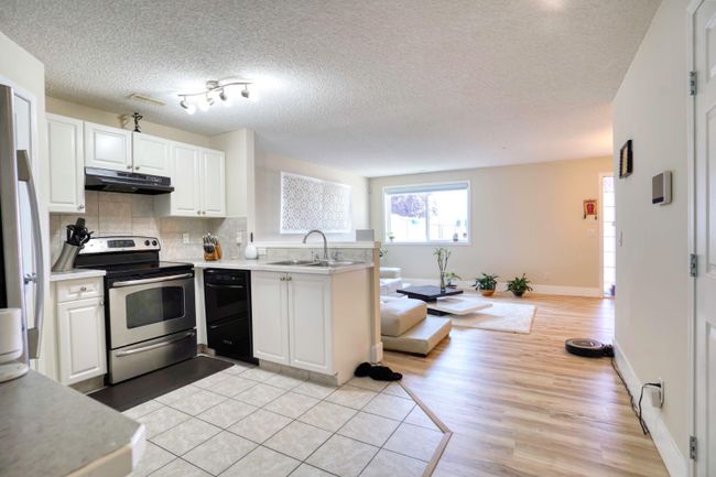 1 - 1823 35 Street Se, Home with 2 bedrooms, 2 bathrooms and 1 parking in Calgary AB | Image 12
