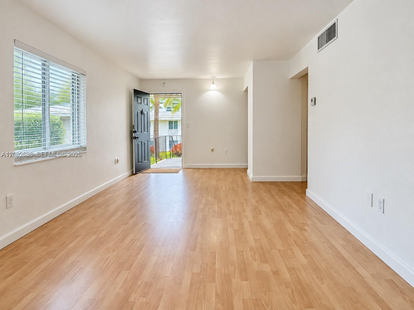 Residential Lease in Pinecrest 3