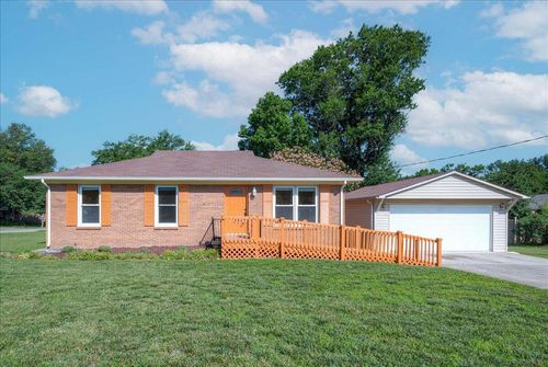 3869 Lee Adams Ln, Lexington, KY, 40514-1040 | Card Image