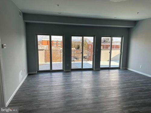 302-9414 Battle St, MANASSAS, VA, 20110-5432 | Card Image