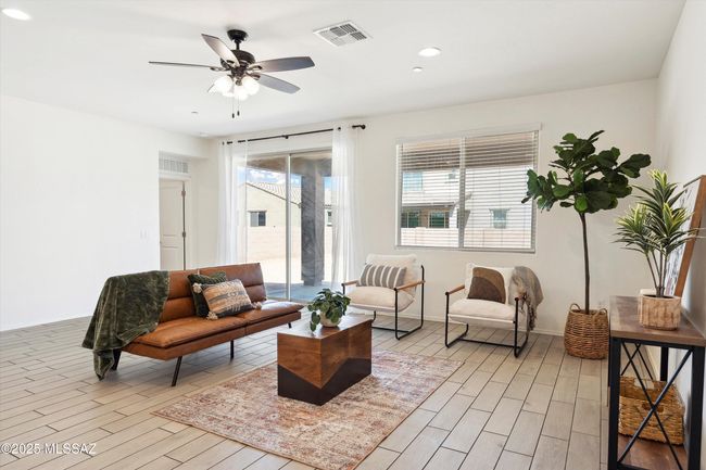 Living Room | Image 7