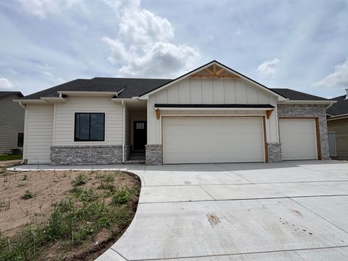 8235 E Summerside Pl, Bel Aire, KS, 67226-6634 | Card Image