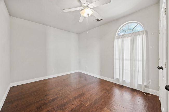 Guest room or mother in law suite downstairs with full bath and large closet! | Image 18