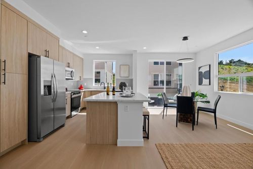 835 Fassler Ave, Pacifica, CA, 94044-3664 | Card Image