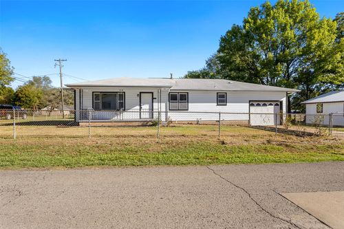 619 W Knisley, Checotah, OK, 74426 | Card Image