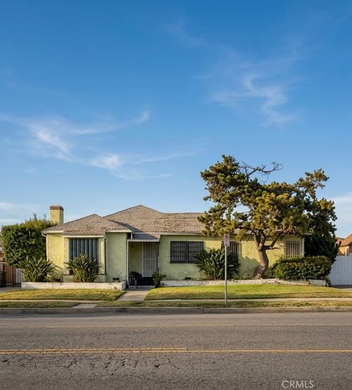 8826 S Van Ness Ave, Los Angeles, CA, 90047-3226 | Card Image
