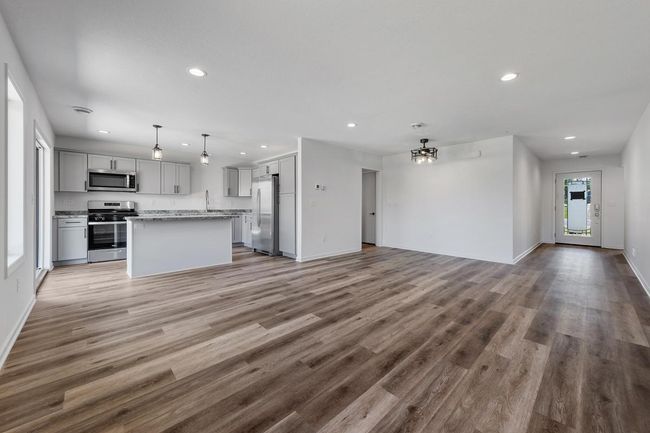 6 Living.jpg | Image 8