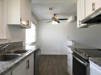 451 W Santa Ana Avenue, Condo with 2 bedrooms, 0 bathrooms and null parking in Clovis CA | Image 2