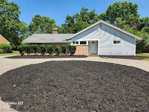 23551 S Woodland Rd, Shaker Heights, OH, 44122-3303 | Card Image