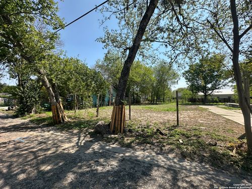 1910 Lennon Ave, San Antonio, TX, 78223-2562 | Card Image