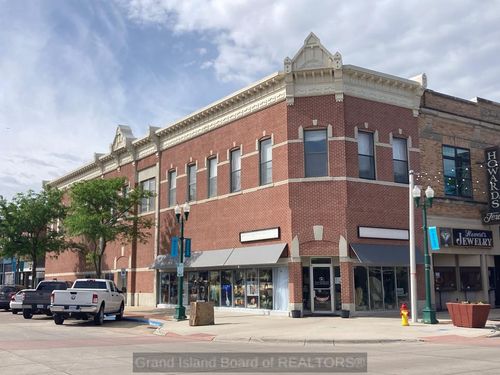 301 W 3rd St, Grand Island, NE, 68801-5940 | Card Image