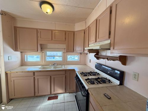 76 Mallard Dr, Swartz Creek, MI, 48473-1576 | Card Image