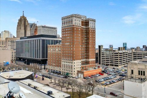 18e-525 W Lafayette Blvd, Detroit, MI, 48226-3122 | Card Image