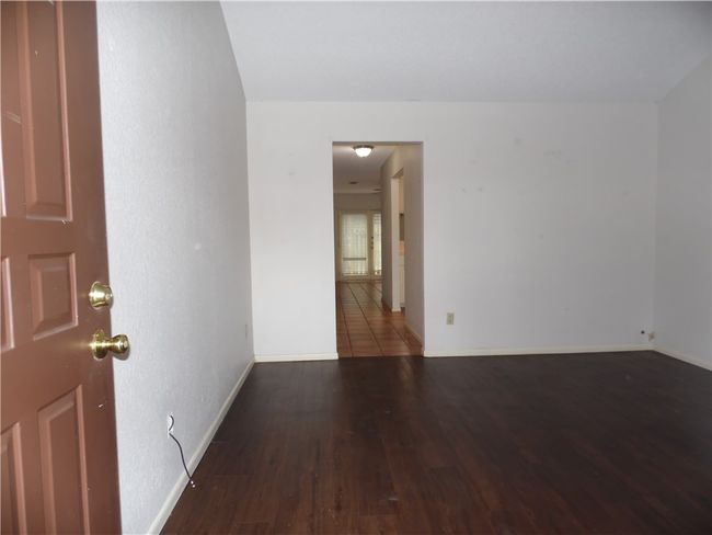 Living Area | Image 6