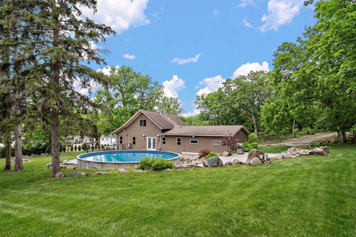 520 N Hamilton St, SAINT CROIX FALLS, WI, 54024-9213 | Card Image