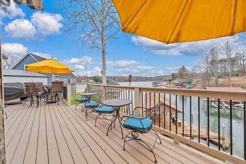 56 Brookside Ln, Moneta, VA, 24121-2345 | Card Image