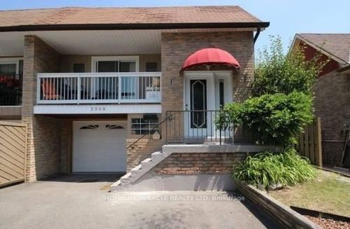 2500 Cobbinshaw Cir, Mississauga, ON, L5N2G3 | Card Image