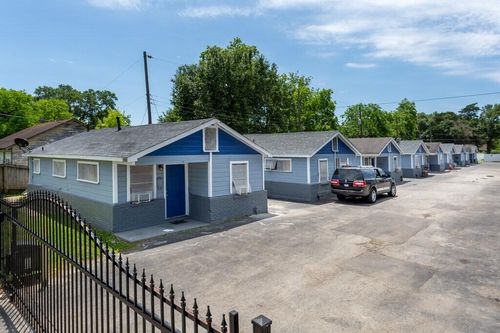 2-4203 Hirsch Rd, Houston, TX, 77026-3859 | Card Image