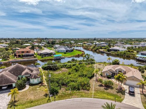 15304 Hennipen Cir, PORT CHARLOTTE, FL, 33981-4632 | Card Image