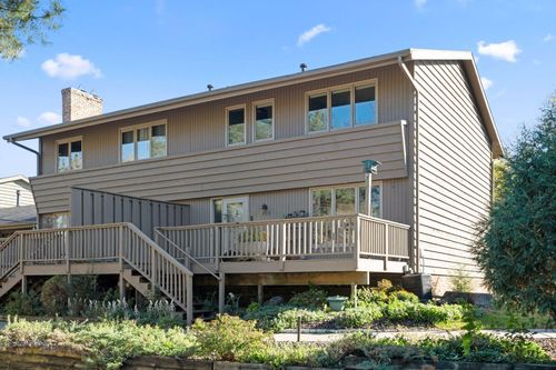 212 Windsor Ct, New Brighton, MN, 55112-3367 | Card Image