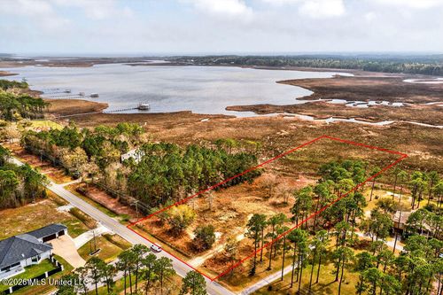 6121 Mary Mahoney Dr, Ocean Springs, MS, 39564-8443 | Card Image