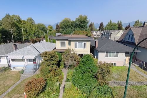 1621 Adanac St, Vancouver, BC, V5L2C7 | Card Image