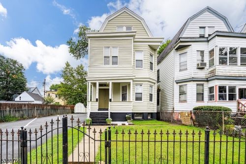 374 Halsted St, East Orange, NJ, 07018-1812 | Card Image