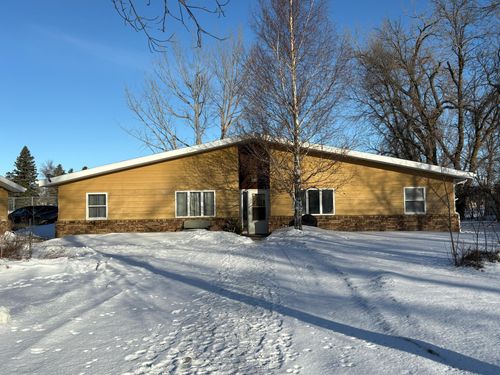 302 Main St N, Woodworth, ND, 58496-7130 | Card Image
