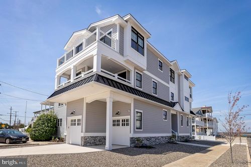 9004 Landis Ave, Sea Isle City, NJ, 08243-1046 | Card Image