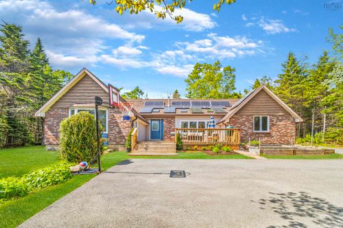 252 Hillside Dr, Boutiliers Point, NS, B3Z1W8 | Card Image