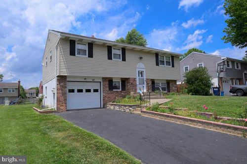 780 Pomander Ave, READING, PA, 19606-3432 | Card Image