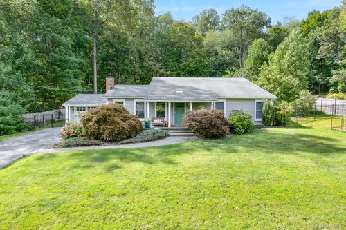 428 Union Valley Rd, Mahopac, NY, 10541-3942 | Card Image