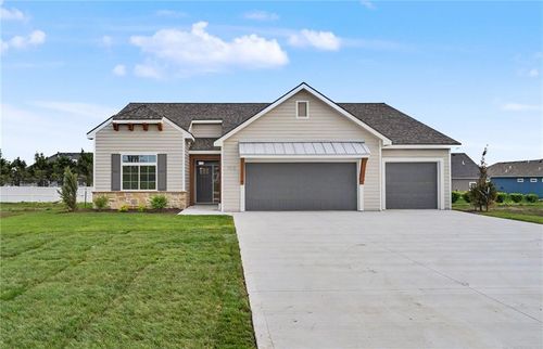 1013 Bluestem Cir, Baldwin City, KS, 66006-4223 | Card Image